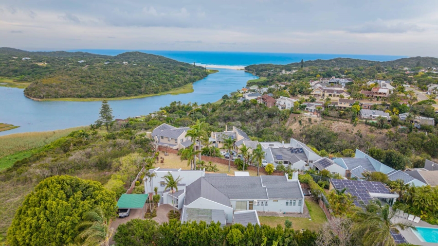 5 Bedroom Property for Sale in Beacon Bay Eastern Cape
